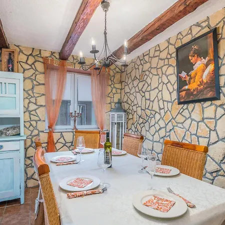 Ferienhaus Lovely In With Heated Swimming Pool