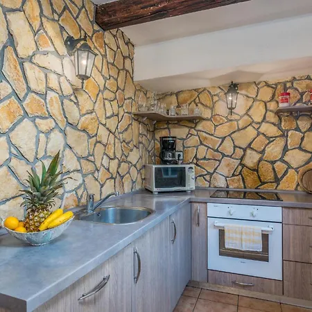 Ferienhaus Lovely In With Heated Swimming Pool Polje (Krk)