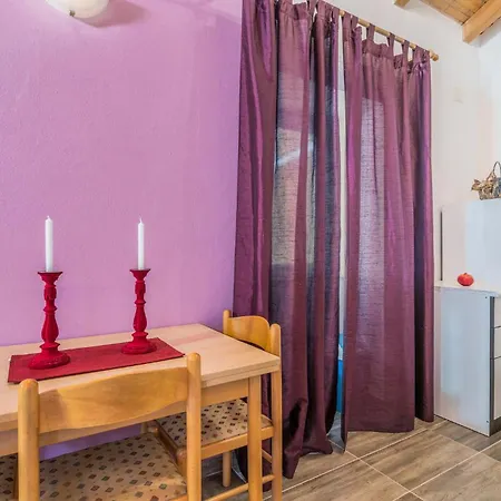Lovely In With Heated Swimming Pool *