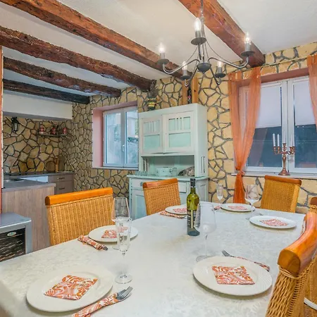 Lovely In With Heated Swimming Pool *