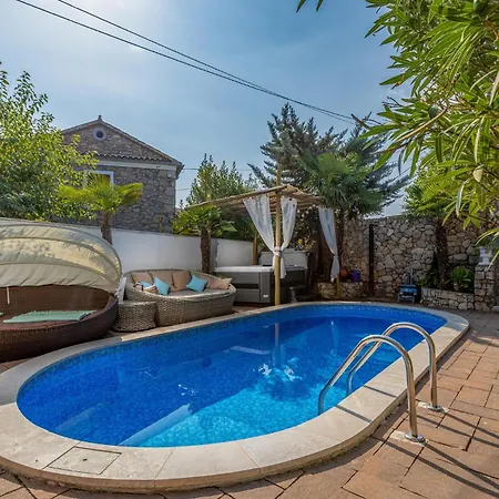 Lovely In With Heated Swimming Pool Ferienhaus *