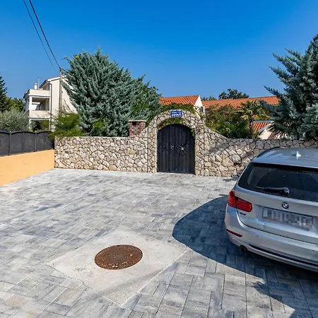 Gorgeous In * Polje (Krk)
